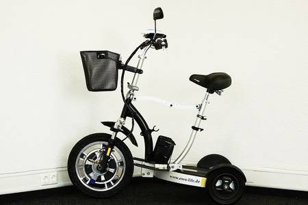 E-rollator with disc brake and standard handlebar turned - serie 2